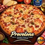 Especiais: Provolone - Pizza Grande (Ingredientes: Azeitonas Sem Caroço, Bacon Crocante, Molho de Tomate Artesanal, Provolone, Requeijão Cremoso da Marca Scala ou Tirolez, Rodelas Frescas de Tomate)