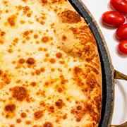 Queijo: Mussarela - Pizza Grande (Ingredientes: Molho de Tomate Artesanal, Mussarela)