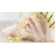 Sashimi Toast: Sashimi Peixe Branco Maçaricado | 08 Unidades - Laminas de Peixe Branco Maçaricado
