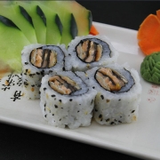 Uramaki: Uramaki Skin 05 Unidades - Alga, Arroz e Pele de Salmão Grelhada