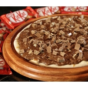 PIZZA NO PRECINHO: kit kat - Pizza no Precinho (Ingredientes: chocolate ao leite, creme de leite, kit kat)