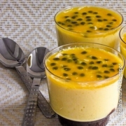 Sobremesas: Mousse de Maracuja - Maracujá