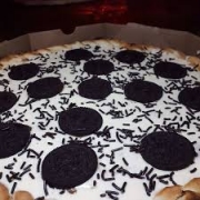 Doces: OREO - Pizza Grande (Ingredientes: Brigadeiro, Chocolate Branco, Mussarela, OREO)