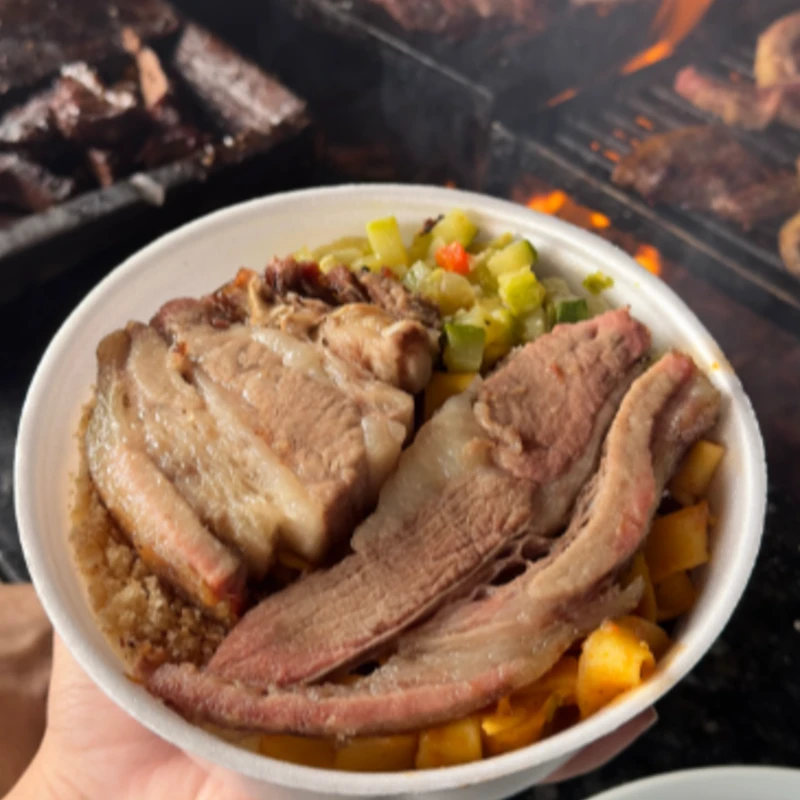 Marmitas (Novo Cardápio): Carne Assada - Marmitas (Novo Cardápio) (Ingredientes: Arroz, Feijão, purê de batata, Salada do Dia)