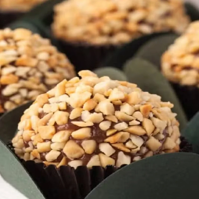 Sobremesa - Brigadeiro: Brigadeiro de Amendoim - chocolate com amendoim
