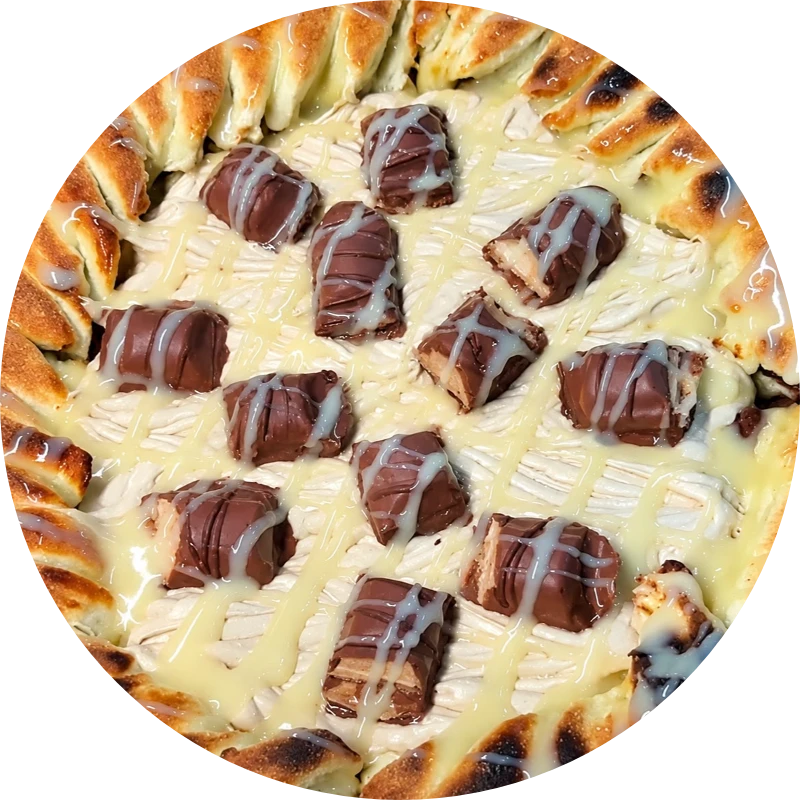 Doce Gourmet: kinder bueno - Pizza Gigante (Ingredientes: Creme de Leite, Mussarela, pasta de kinder, kinder bueno)