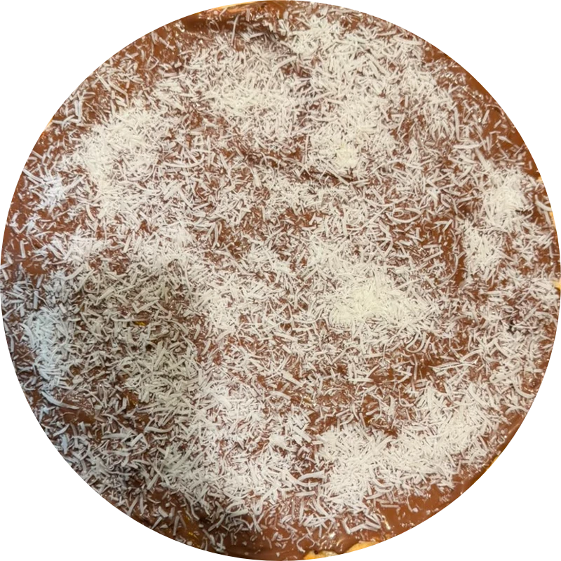 Sabores Doces Tradicionais: T- Prestígio - Pizza Gigante (Ingredientes: Creme de Leite, Mussarela, Chocolate ao Leite, Coco Ralado)