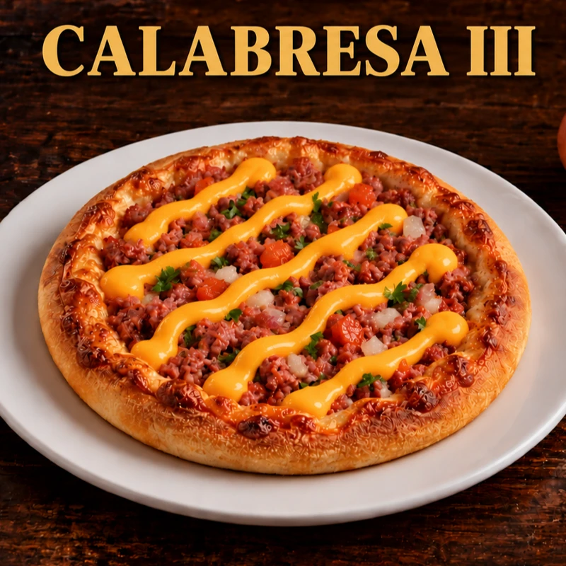 Esfihas Salgadas: Esfiha Calabresa 3 - Massa fofinha com calabresa moída, cebola, salsa e tomate, finalizada com cheddar cremoso. Uma combinação marcante e saborosa!