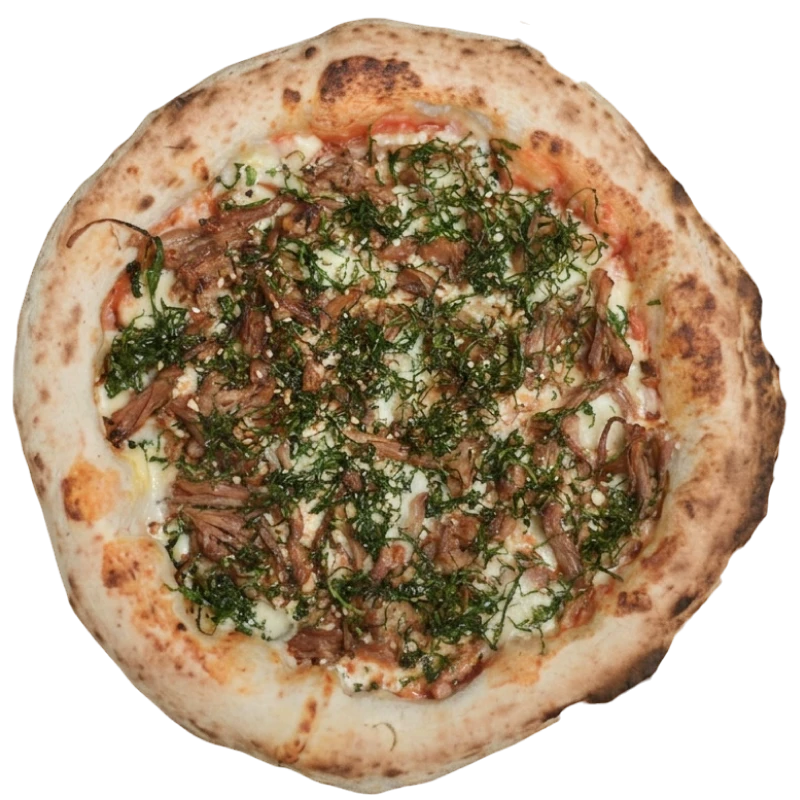 Tradicionais: Cupim - Pizza Napolitana Grande (Ingredientes: Uma construção intensa de Molho de tomate italiano, mozzarella e cupim macio desfiado, envolvido por um creme de queijos aveludado. Finalizada com alho frito e crispies de couve crocante. Cheia de textura! Questo è sapore)