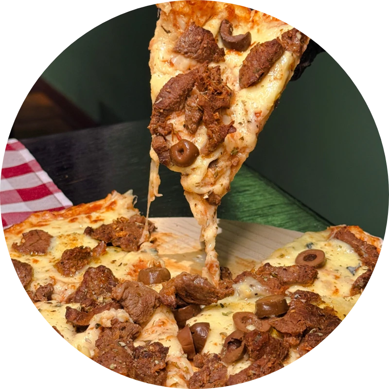 Salgadas: Filé Com Gorgonzola - Pizza GG (Ingredientes: Filé, Gorgonzola, Molho de Tomate, Mussarela, Orégano)
